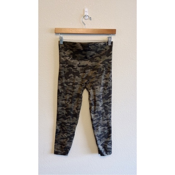 Spanx Look at Me Now Seamless Cropped Leggings in Sage Camo - Picture 6 of 11